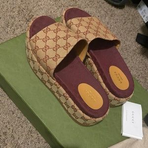 Gucci Platforms Beige Ruggine